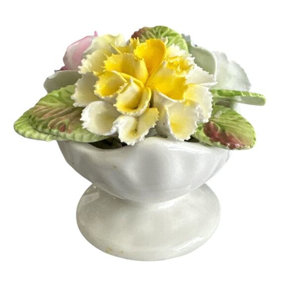 Vintage Royale Stratford Hand Made Bone China Miniature Floral Bowl - Picture 2 of 10